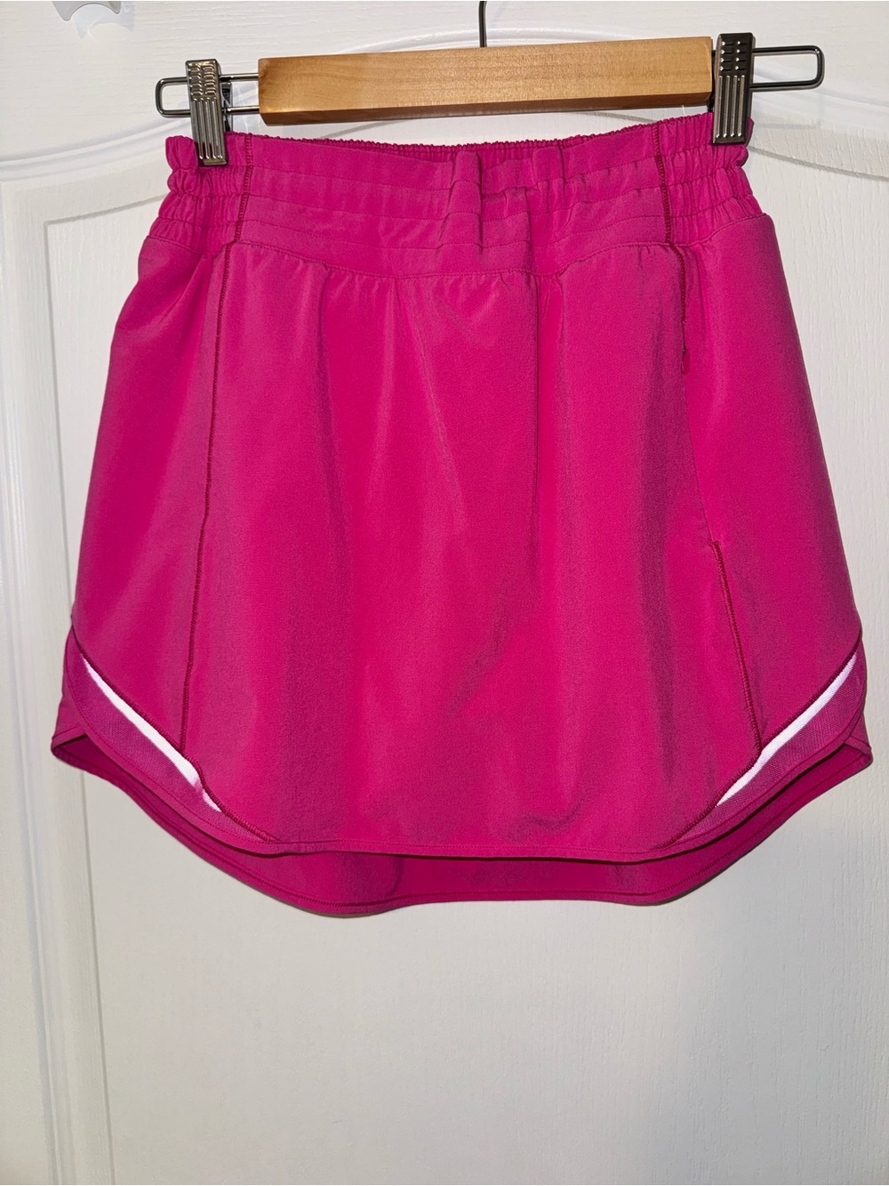 Lululemon Hotty Hot HR Skirt SNCP - size 6